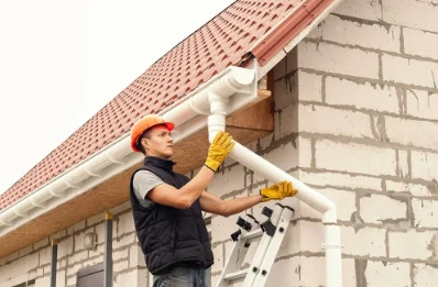 Pose et remplacement de gouttières à Weyer